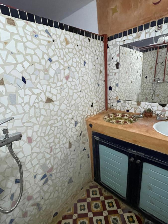 Dar El Pirata Hostel Асила Экстерьер фото